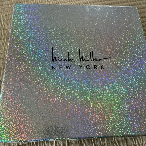 New in box Nicole Miller scarf and beanie set - cream color - Picture 2 of 2